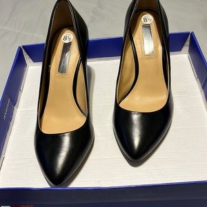 Black 4 inch pumps size 8 1/2 . I.N.C